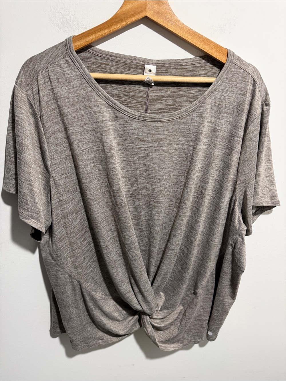 Yogalicious Short Sleeve Gray Twist-Front Top Size 2X